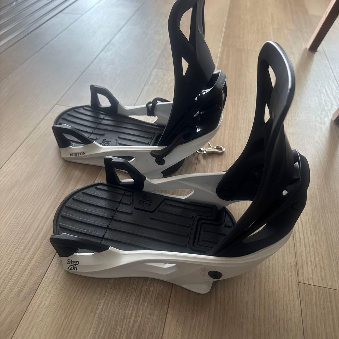 ケ*ツ様 Burton StepOn スノーボードビンディング ブラック/ホワイ