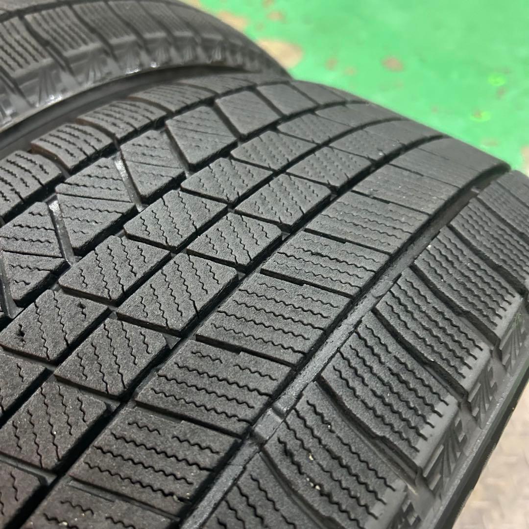 中古スタッドレス225/50R18ブリザックVRX3　C-HR、カローラクロス等