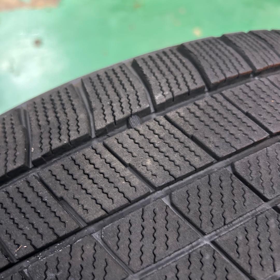 中古スタッドレス225/50R18ブリザックVRX3　C-HR、カローラクロス等