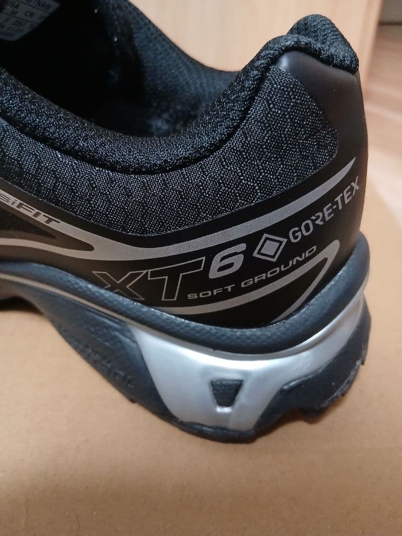 チョコ　Salomon XT-6 GTX ブラック/シルバー