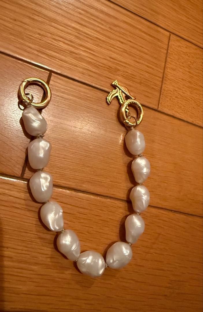 LOUVINIハンドストラップ　PETIT ROMY　PEARL