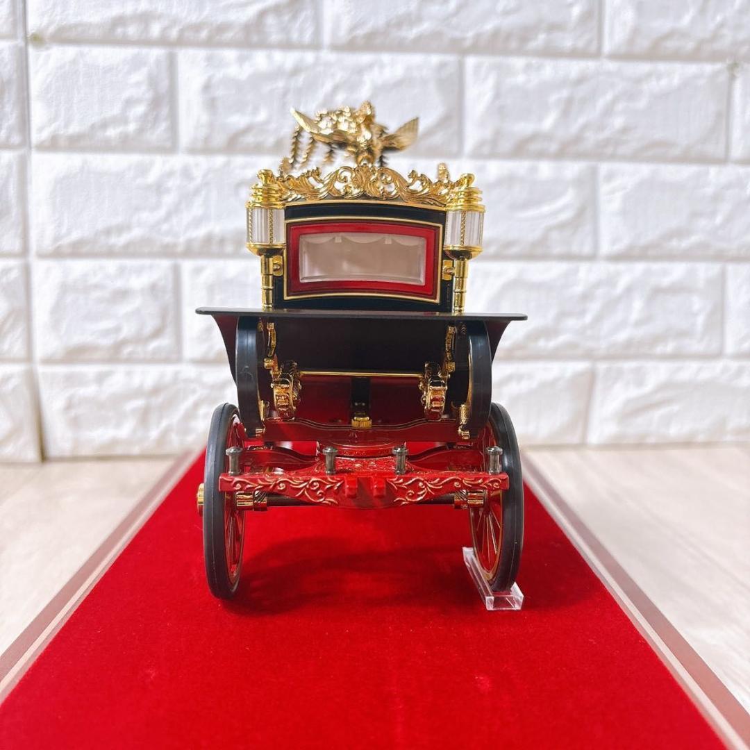 希少 天皇陛下の御料馬車 儀装馬車1号 置物 模型 木枠ガラスケース付 ミニカー
