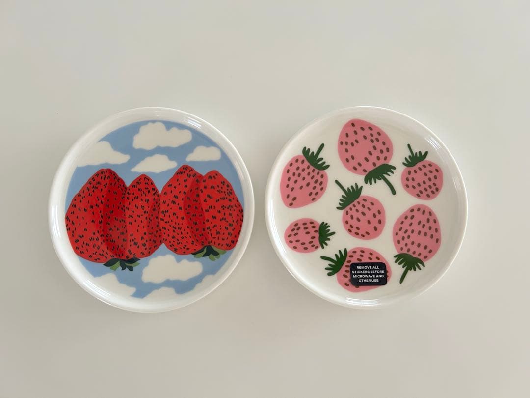 【新品】マリメッコ マンシッカ　マンシッカヴォレット　苺　13.5cm 2枚