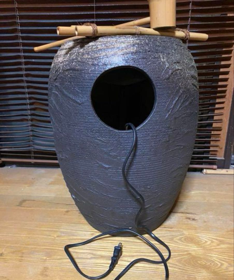 信楽焼　電動つくばい