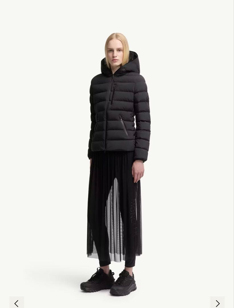 MONCLER ブラック ダウンジャケット レディース