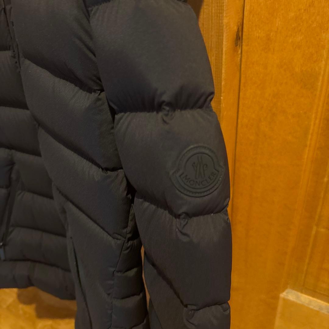 MONCLER ブラック ダウンジャケット レディース