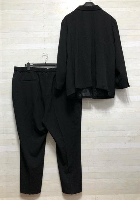 新品☆8Lストレートパンツスーツ黒無地ストレッチお仕事フォーマル〇G268
