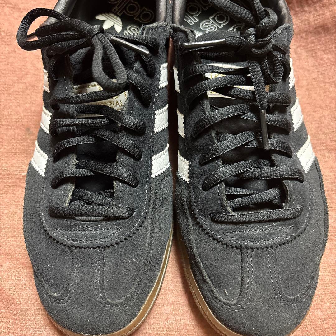 adidas Spezial ブラックスニーカー