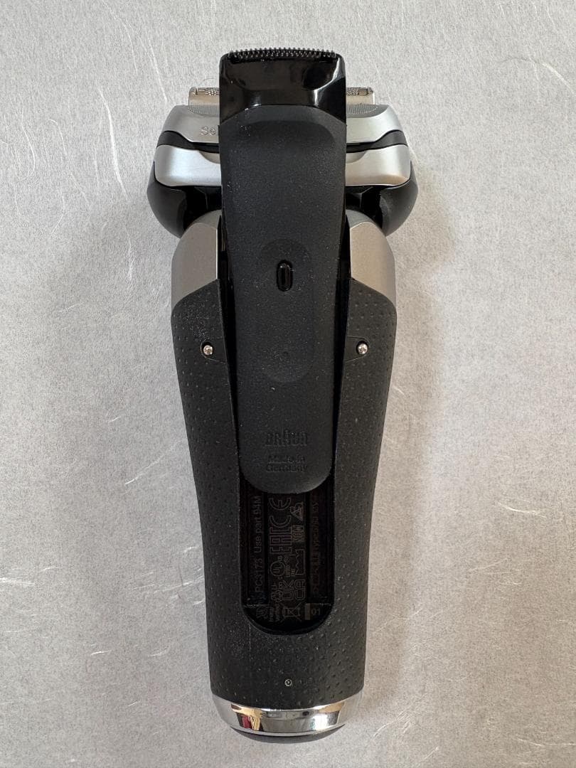 【美品】 ブラウンシェーバー 9465CC-V シリーズ9 Pro 洗浄機モデル