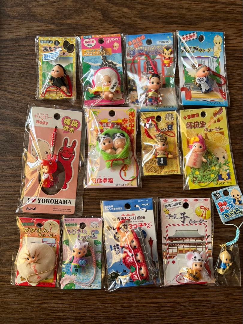 ご当地キューピーストラップ128点