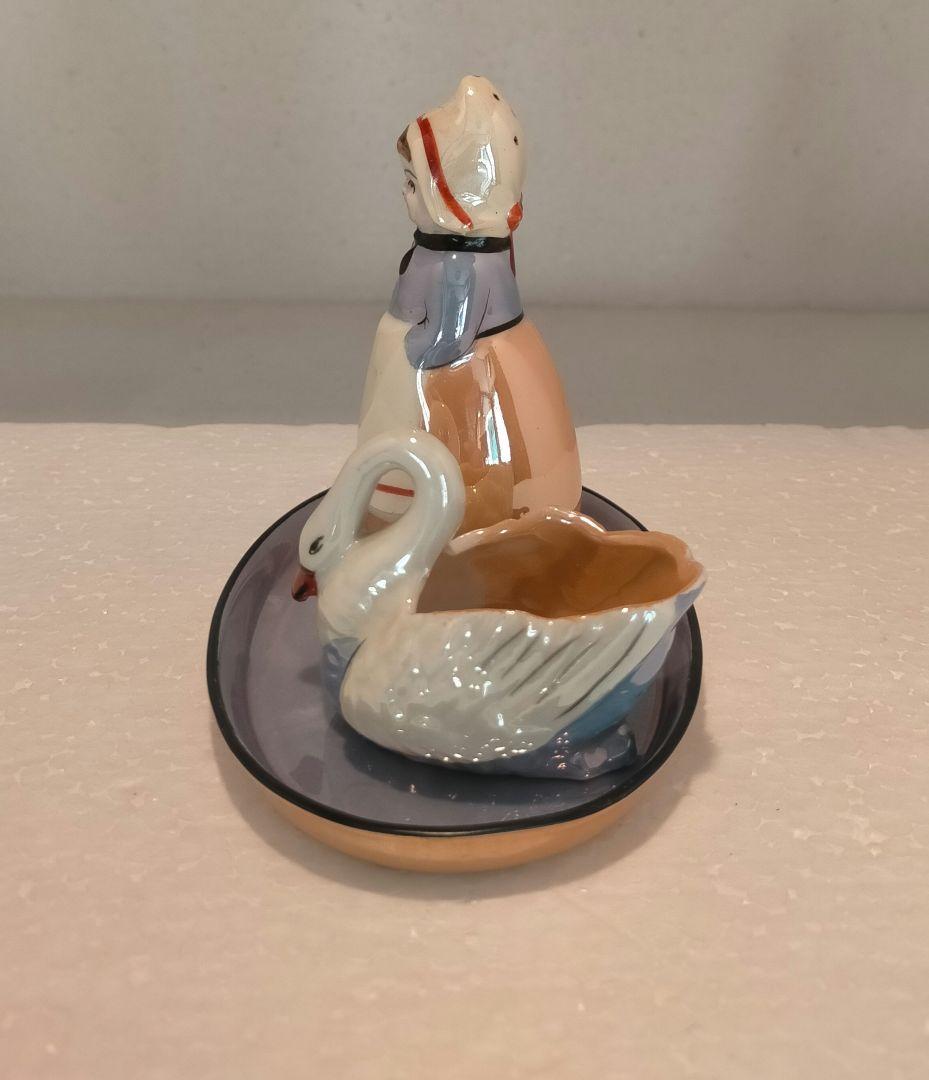 オールドノリタケ　ラスター彩　オランダ少女とスワン