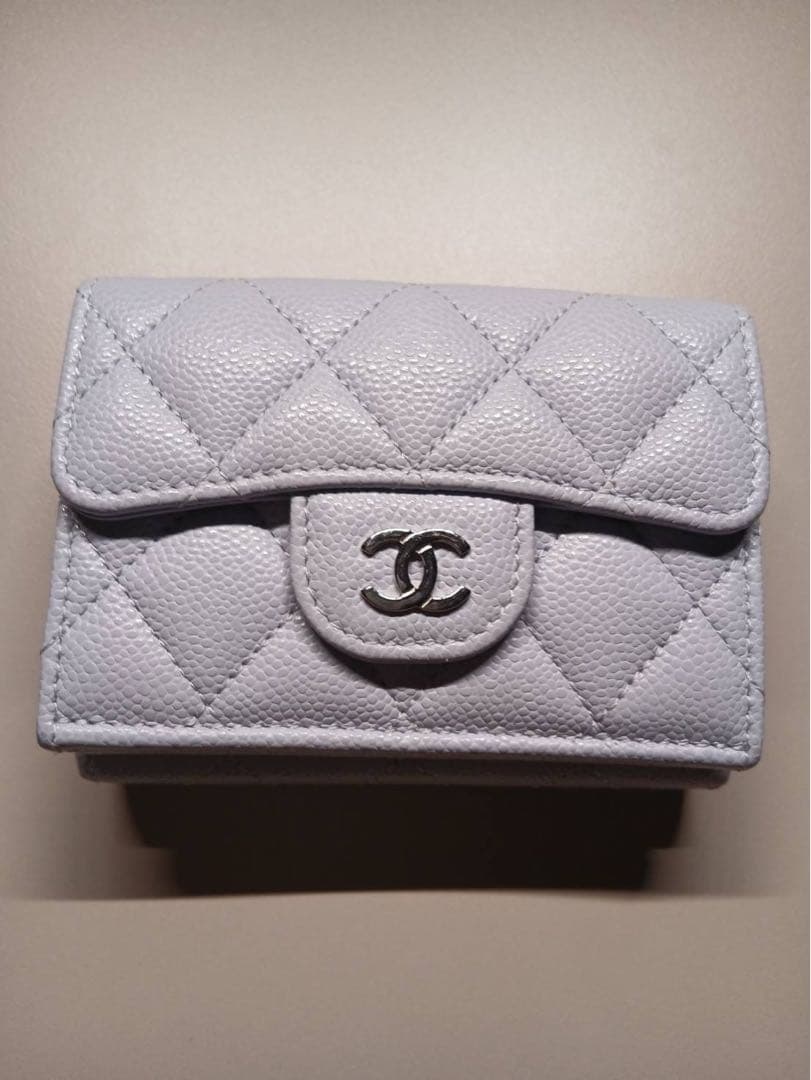 美品 CHANEL キャビアスキン ミニウォレット 三つ折り財布 ライトブルー