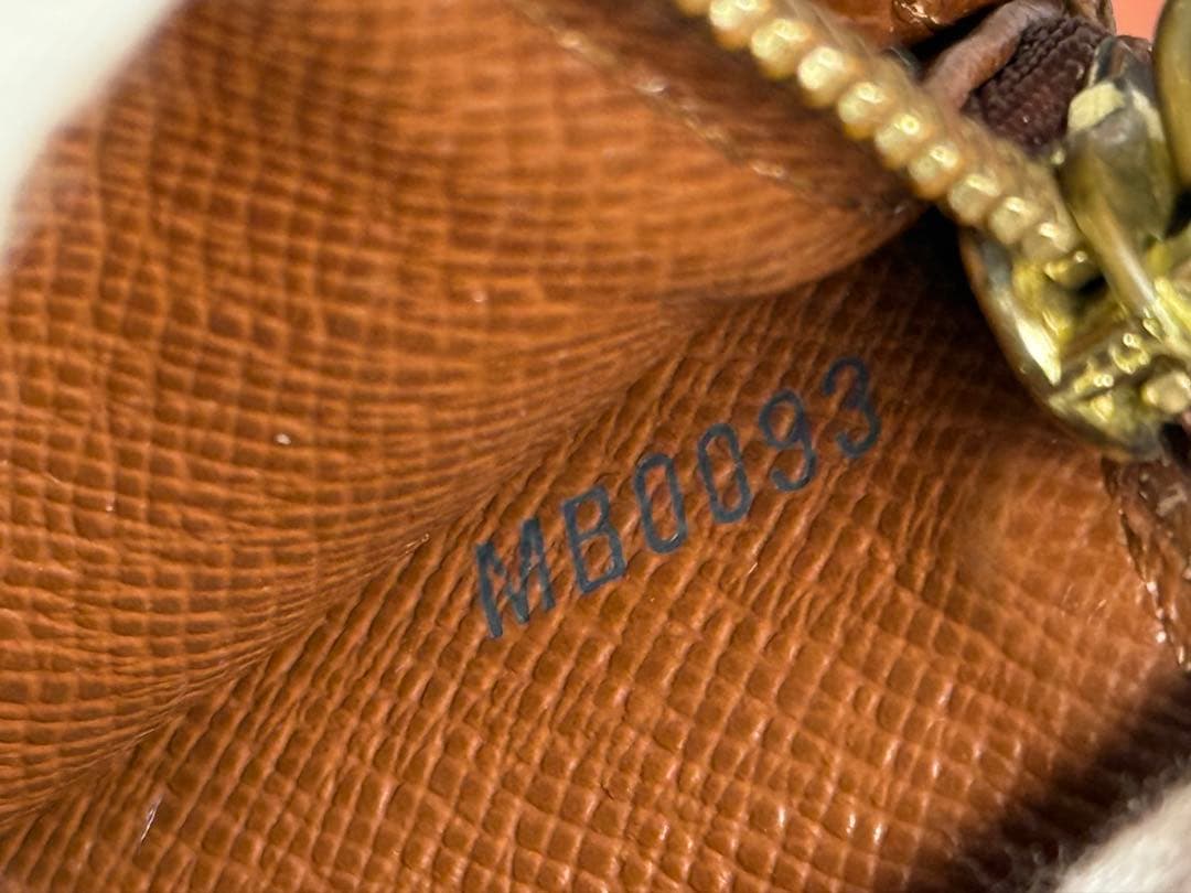 良品！LOUIS VUITTONルイヴィトン　カード入れ付き二つ折り長財布