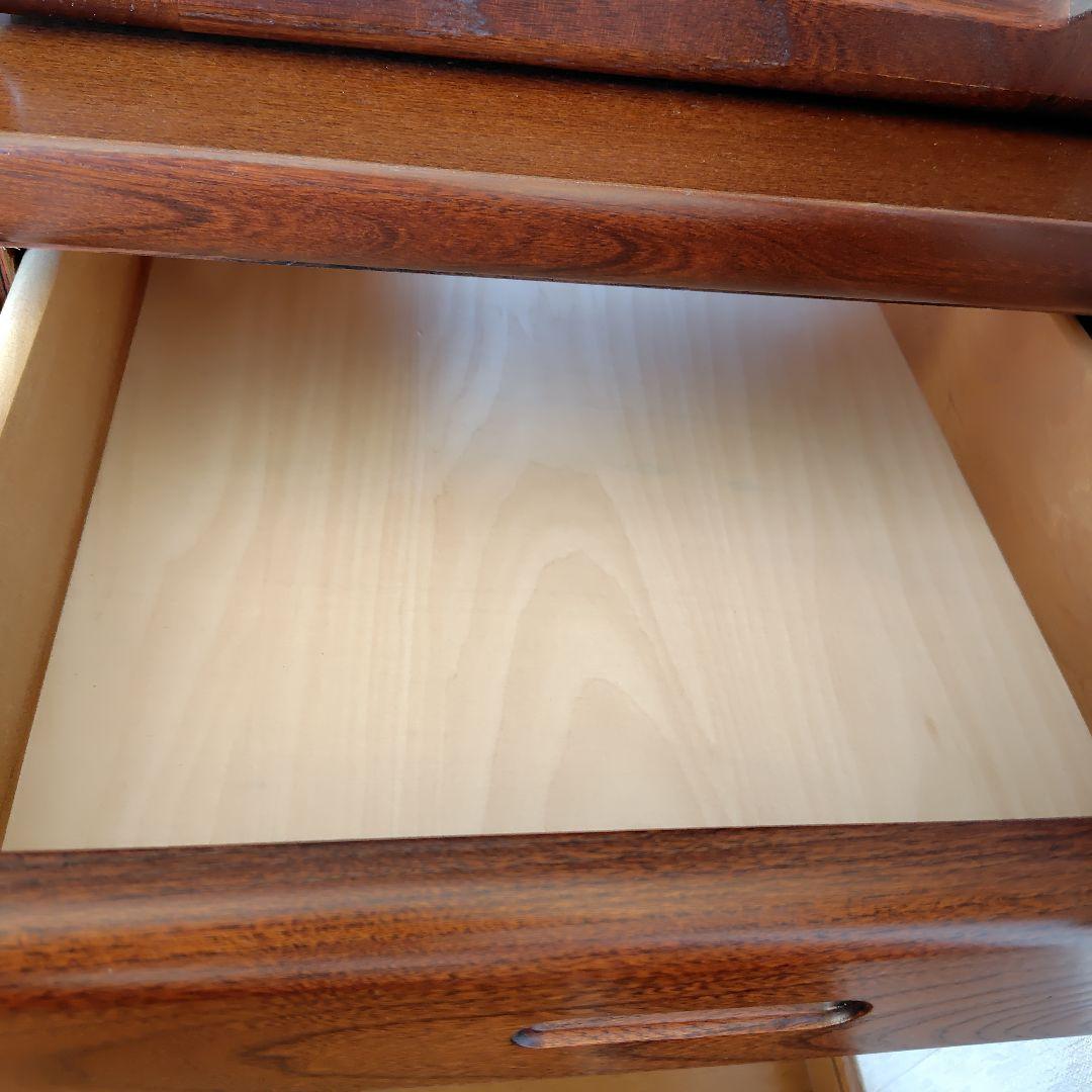 本箱　木製品　引出し　扉　収納量大　棚移動