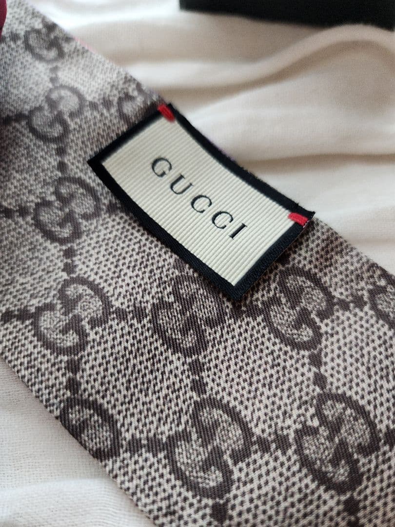【新品未使用】GUCCI 花柄 GGロゴ スカーフ