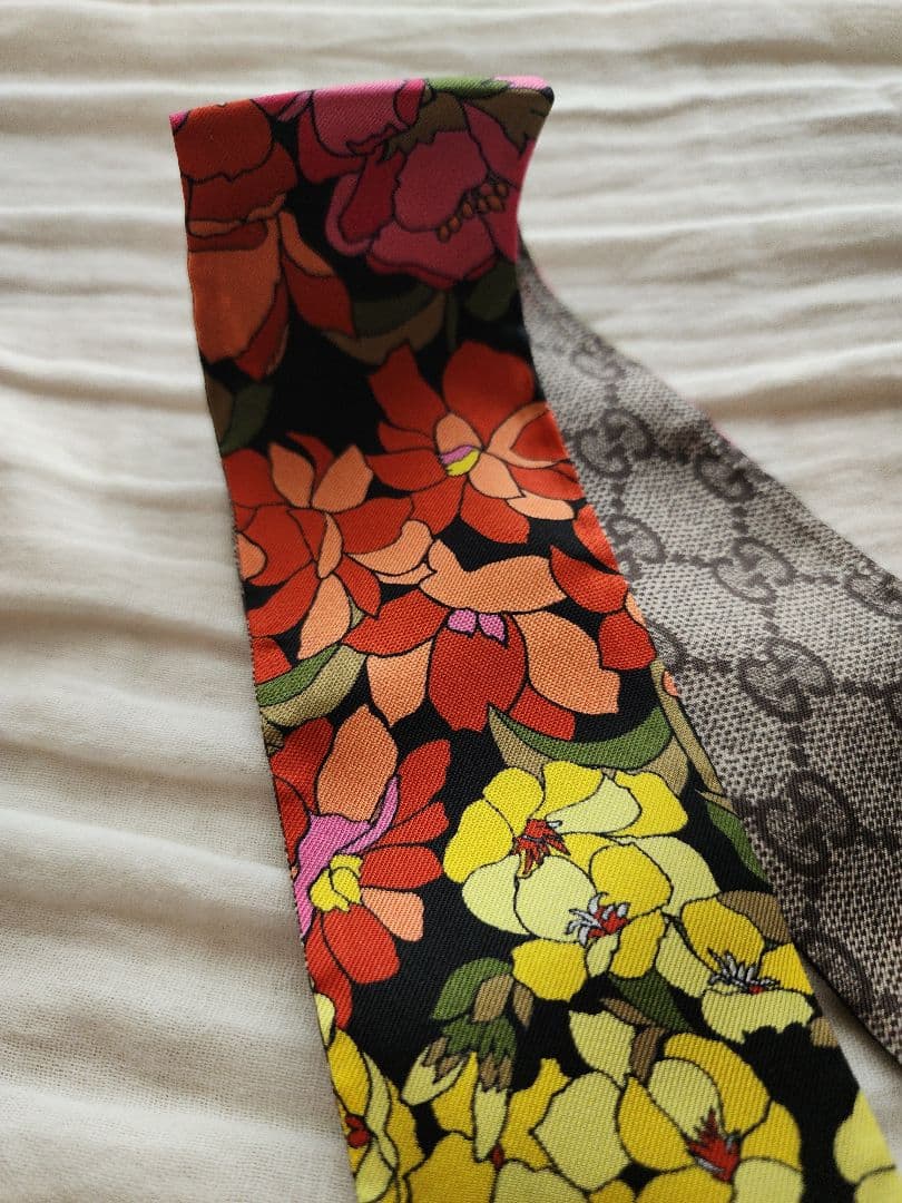 【新品未使用】GUCCI 花柄 GGロゴ スカーフ