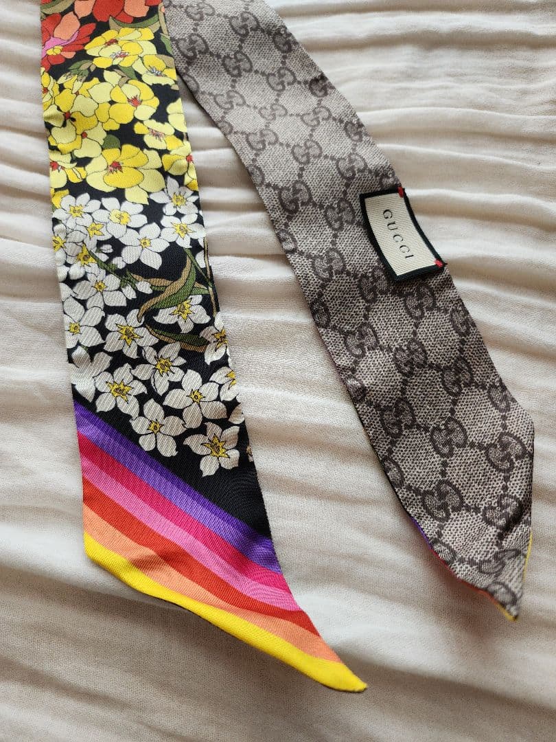 【新品未使用】GUCCI 花柄 GGロゴ スカーフ