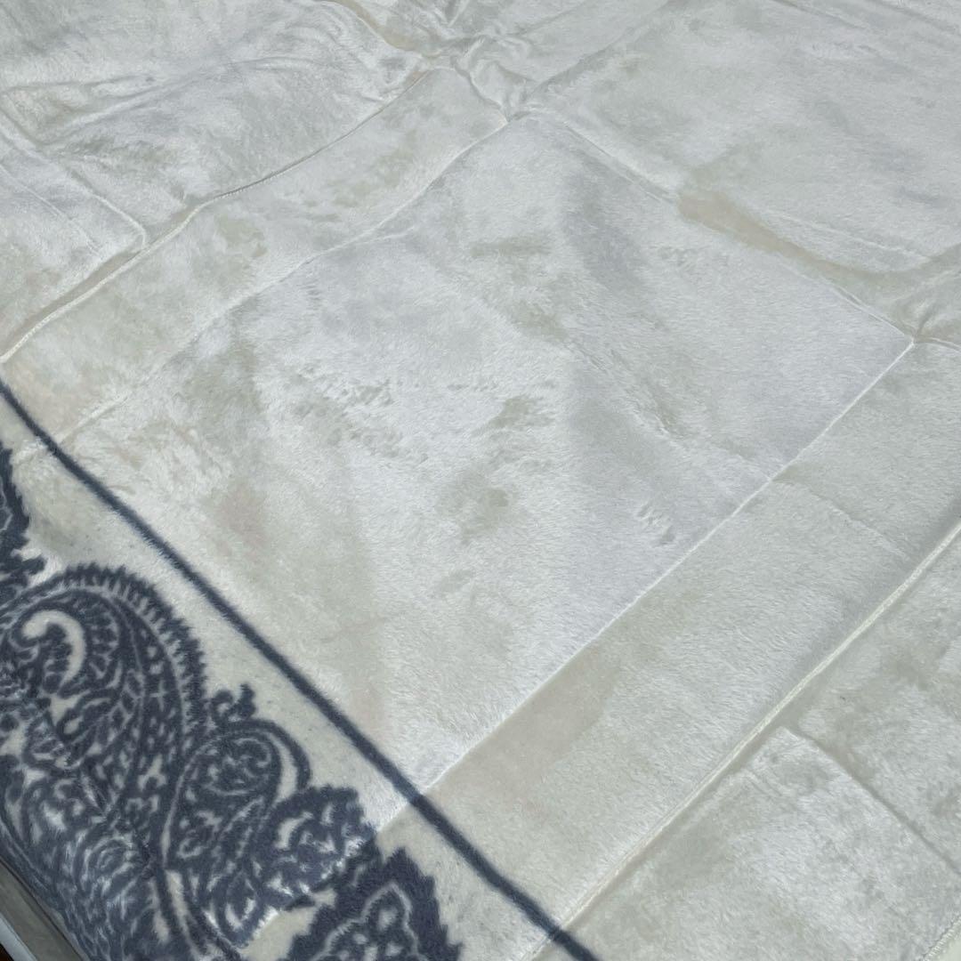 【新品】シルク毛布　シルク100%　ホワイト　ライトベージュ　グレー