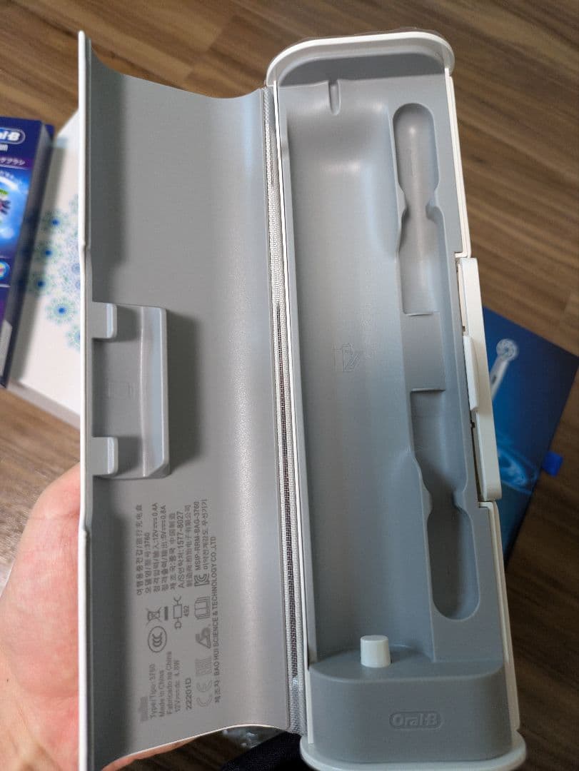 BRAUN ブラウンOral-B Genius 電動歯ブラシ 替えブラシ付