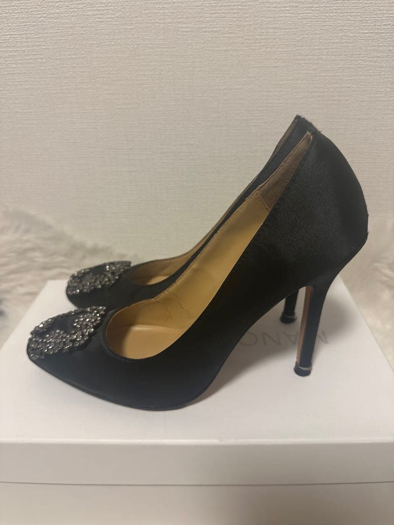 マノロブラニク MANOLO BLAHNIK ハンギシ　37