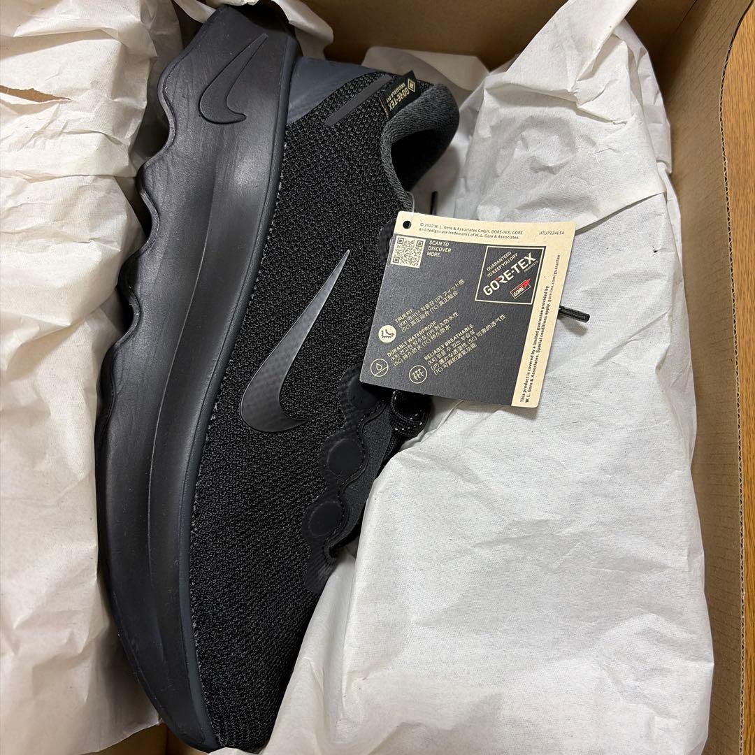 ナイキ　モティバ　GORE-TEX ウォーキング・ランニングシューズ　24cm