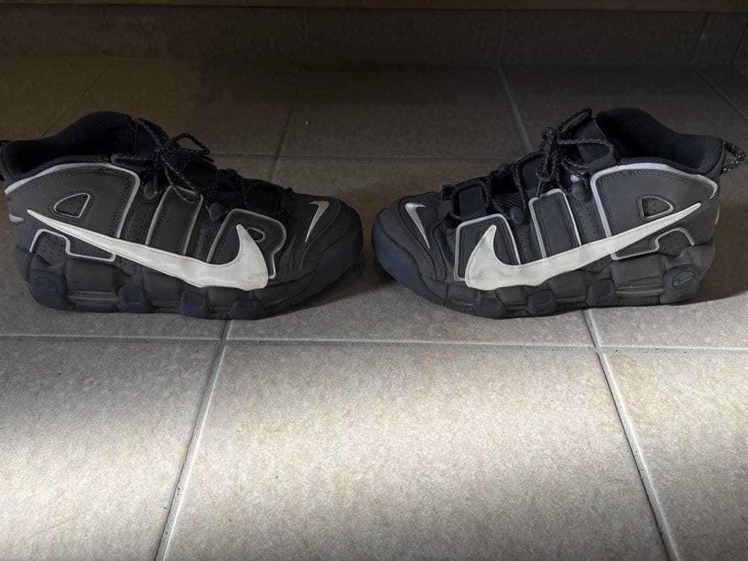 Nike Air More Uptempo グレー