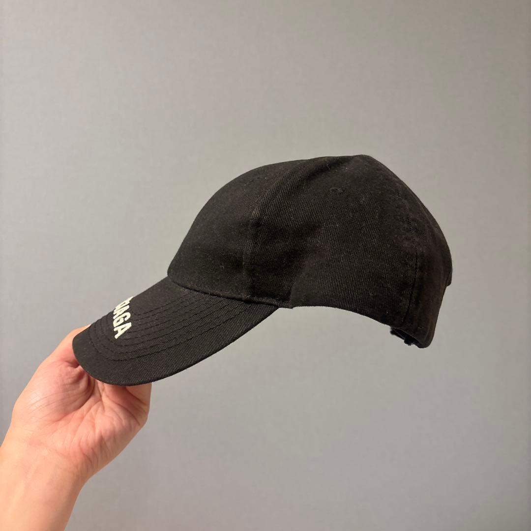 BALENCIAGA ブラック ベースボールキャップ