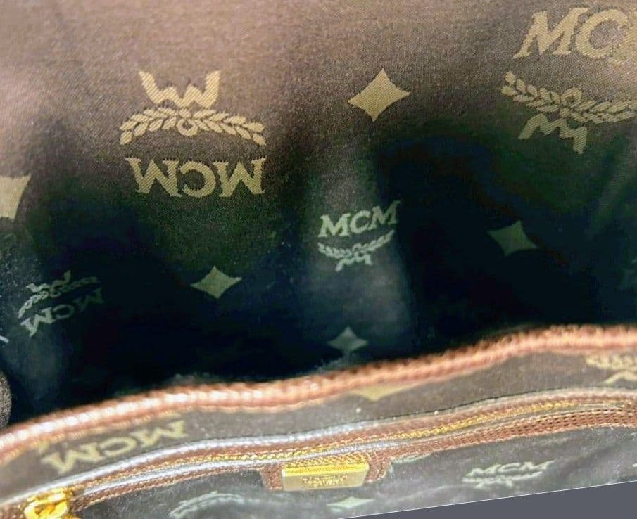 yoshiyoshi【MCM】 パイソン柄スタッズ＊バッグ ✳️特別価格