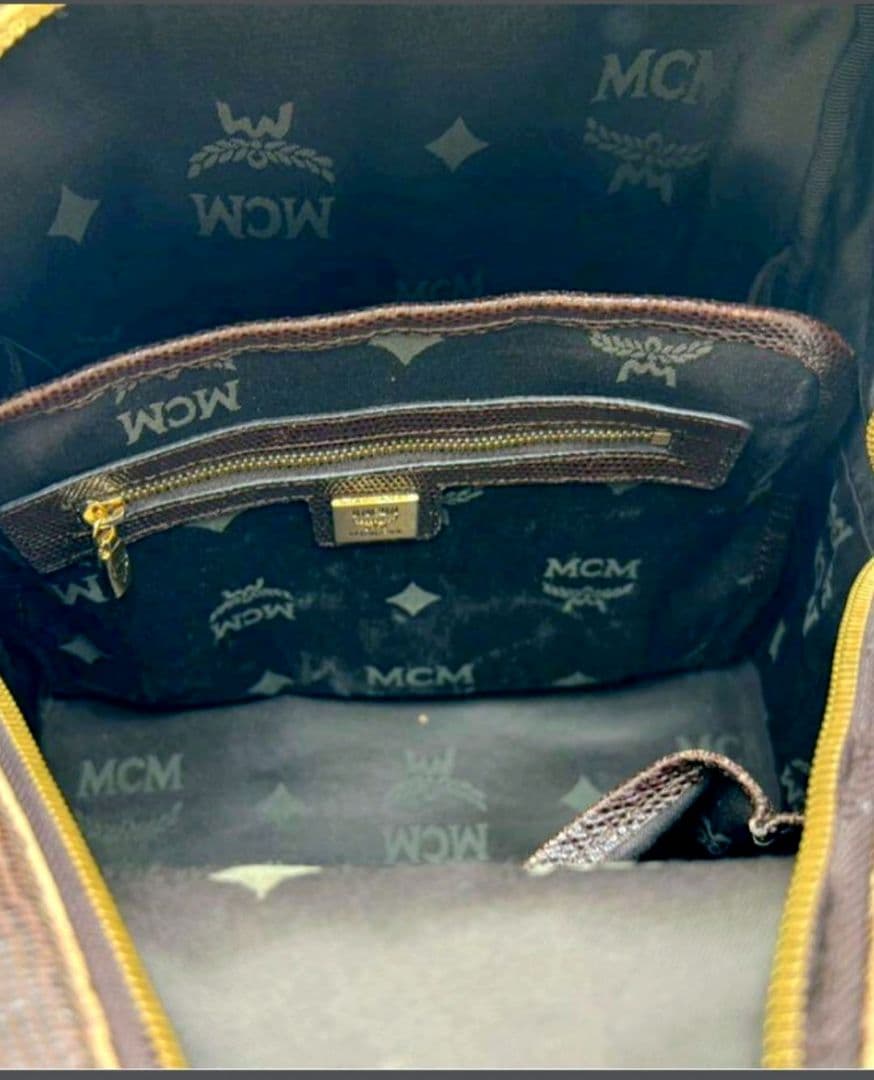 yoshiyoshi【MCM】 パイソン柄スタッズ＊バッグ ✳️特別価格