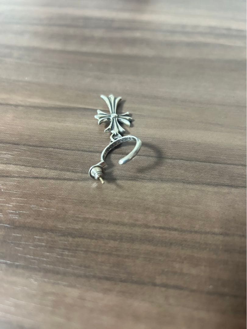 CHROME HEARTS シルバー クロスイヤリング