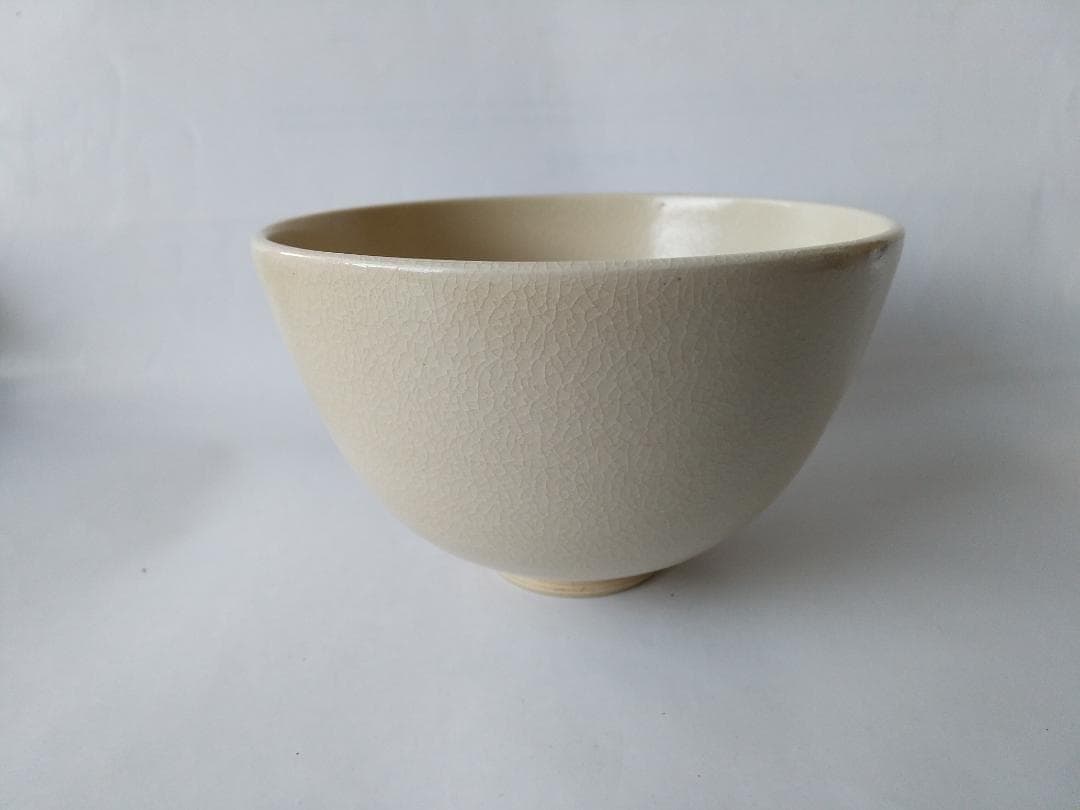 清閑寺窯 杉田祥平 作 色絵仁清湖月流紋 茶碗 京焼 共箱 抹茶碗 美品 です。