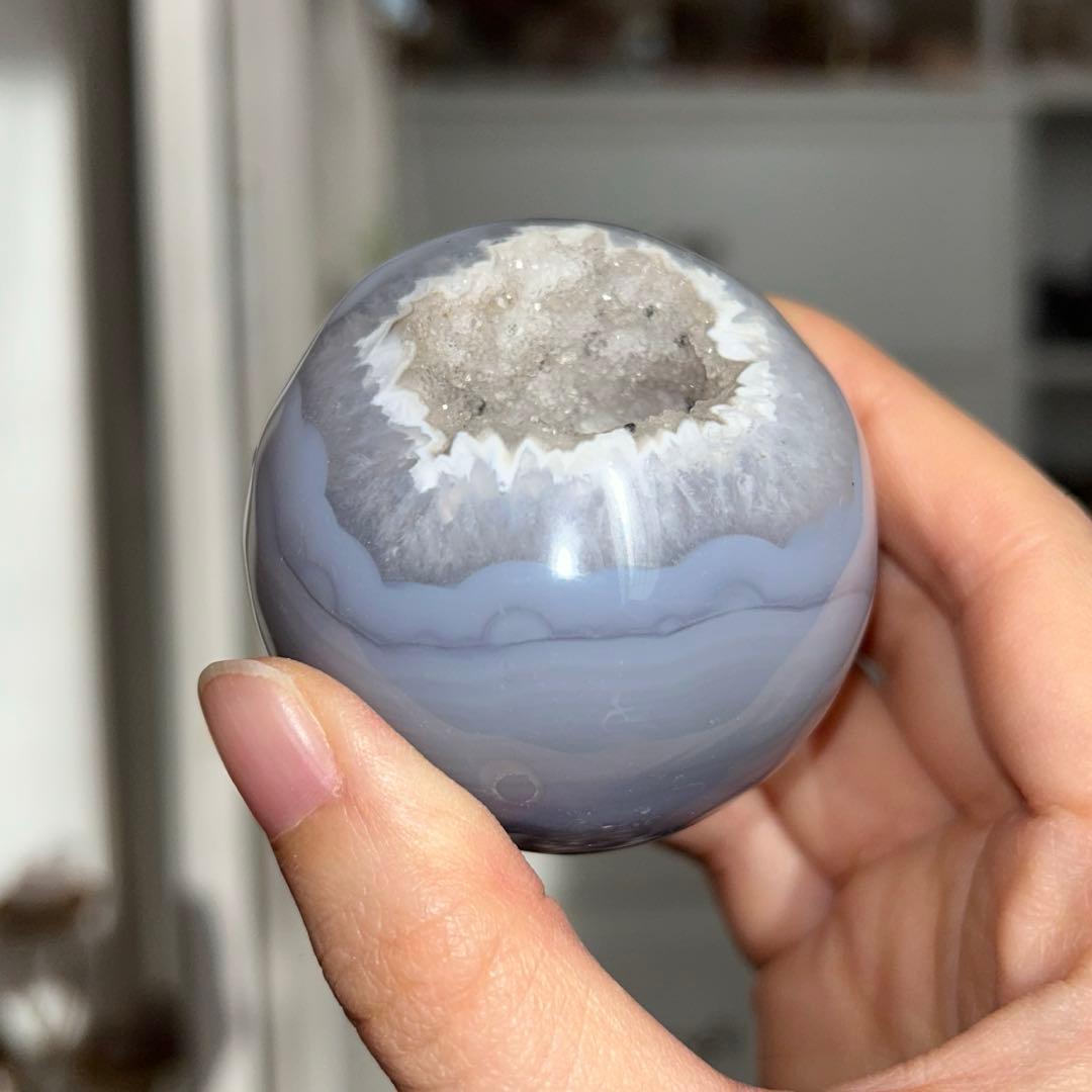 瑪瑙 スフィア 結晶 笑い口 213g 55.2ミリ