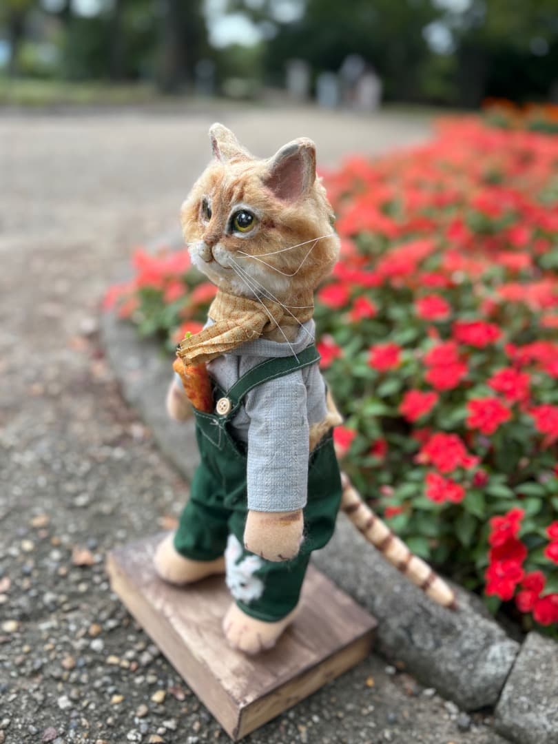 お散歩猫アートドール　【ハンドメイド】猫　ぬいぐるみ　羊毛フェルト