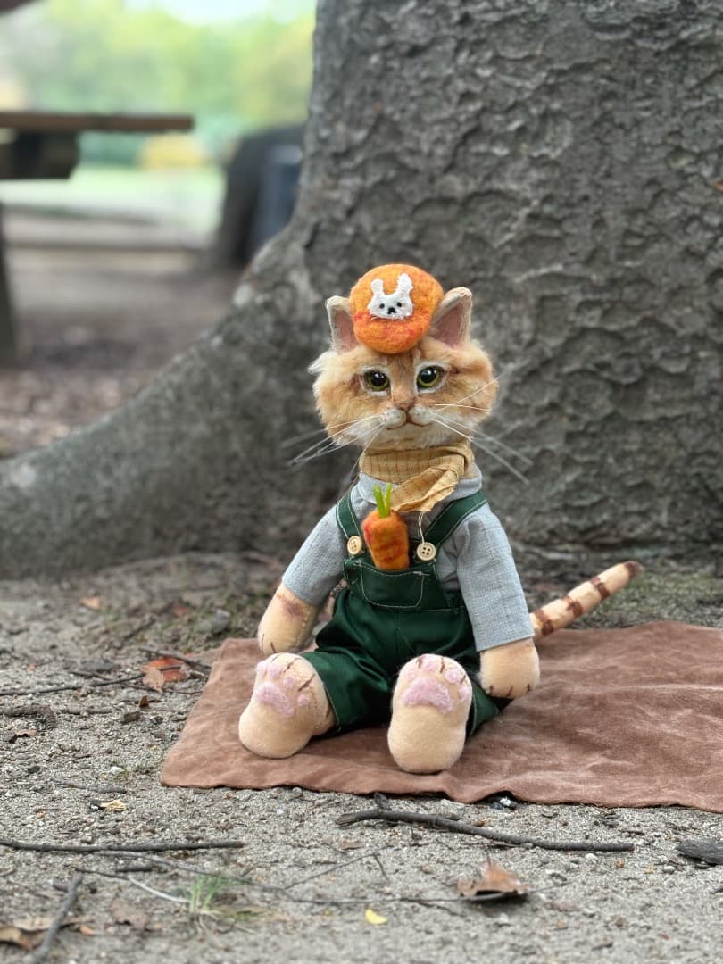 お散歩猫アートドール　【ハンドメイド】猫　ぬいぐるみ　羊毛フェルト