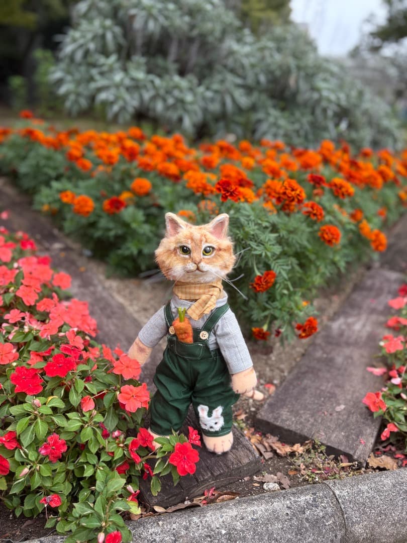 お散歩猫アートドール　【ハンドメイド】猫　ぬいぐるみ　羊毛フェルト