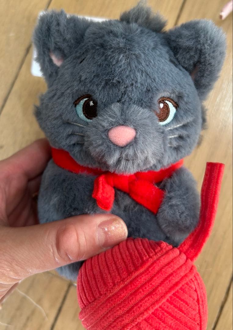 ディズニーストア　猫の日　ぬいぐるみキーホルダー　毛糸玉　MOVE 3体
