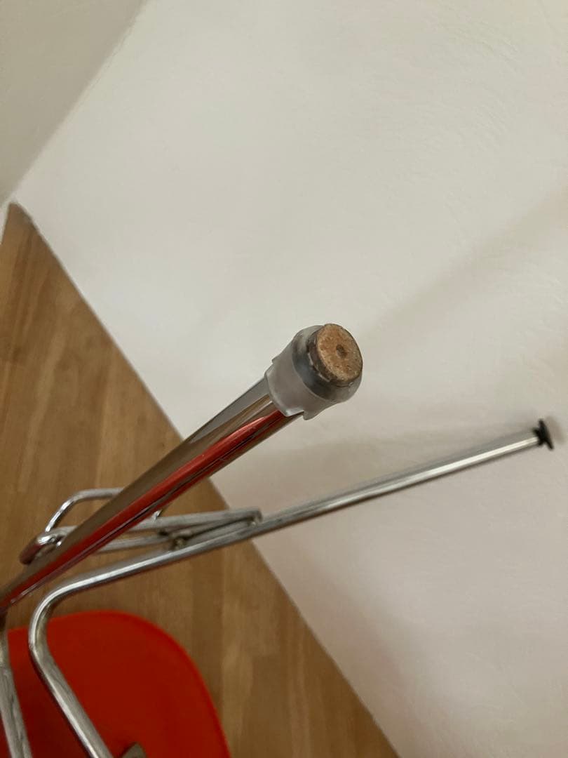 送料込！Vitra サイドシェルチェア スタッキングベース オレンジ　イームズ