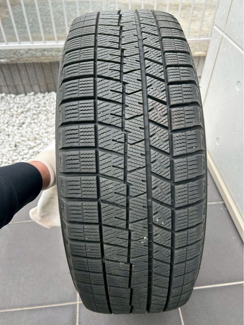 りと　３０系アルファード１７インチ　スタッドレスタイヤホイール４本セット