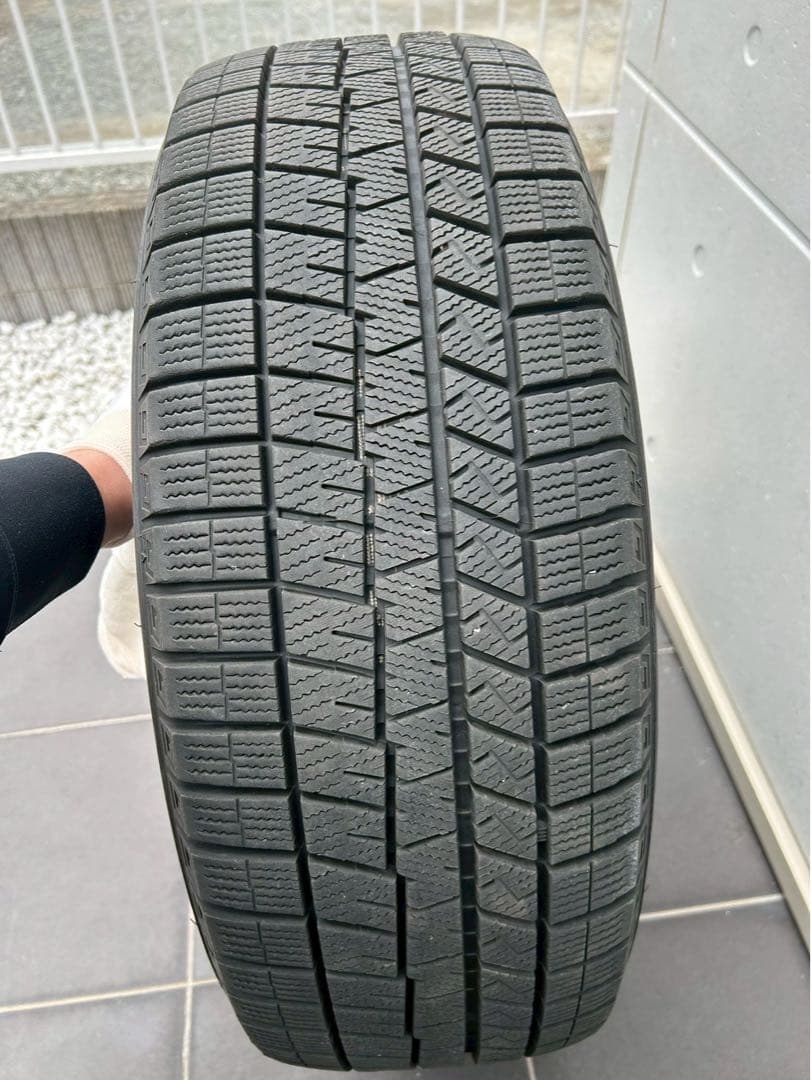 りと　３０系アルファード１７インチ　スタッドレスタイヤホイール４本セット