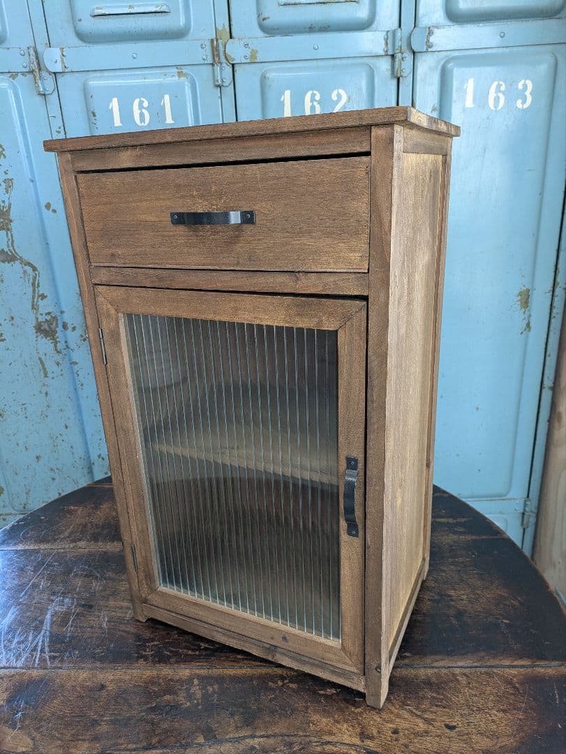 木製ヴィンテージスタイル ガラスキャビネット アンティークサイドボード