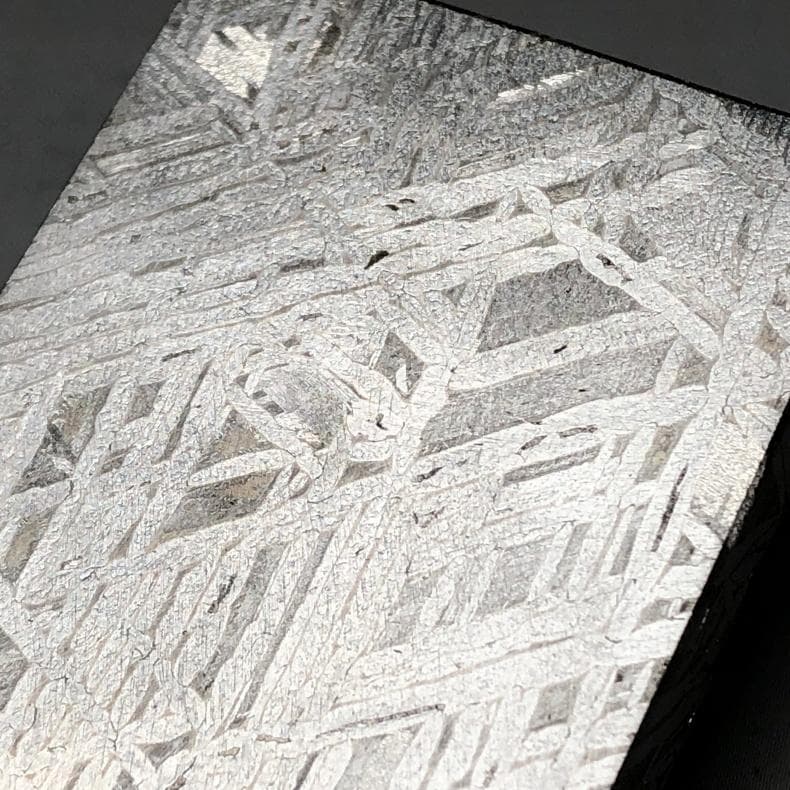 隕石 鉄隕石　アルタイ隕石　ナチュラル　原石　重さ約110ｇ