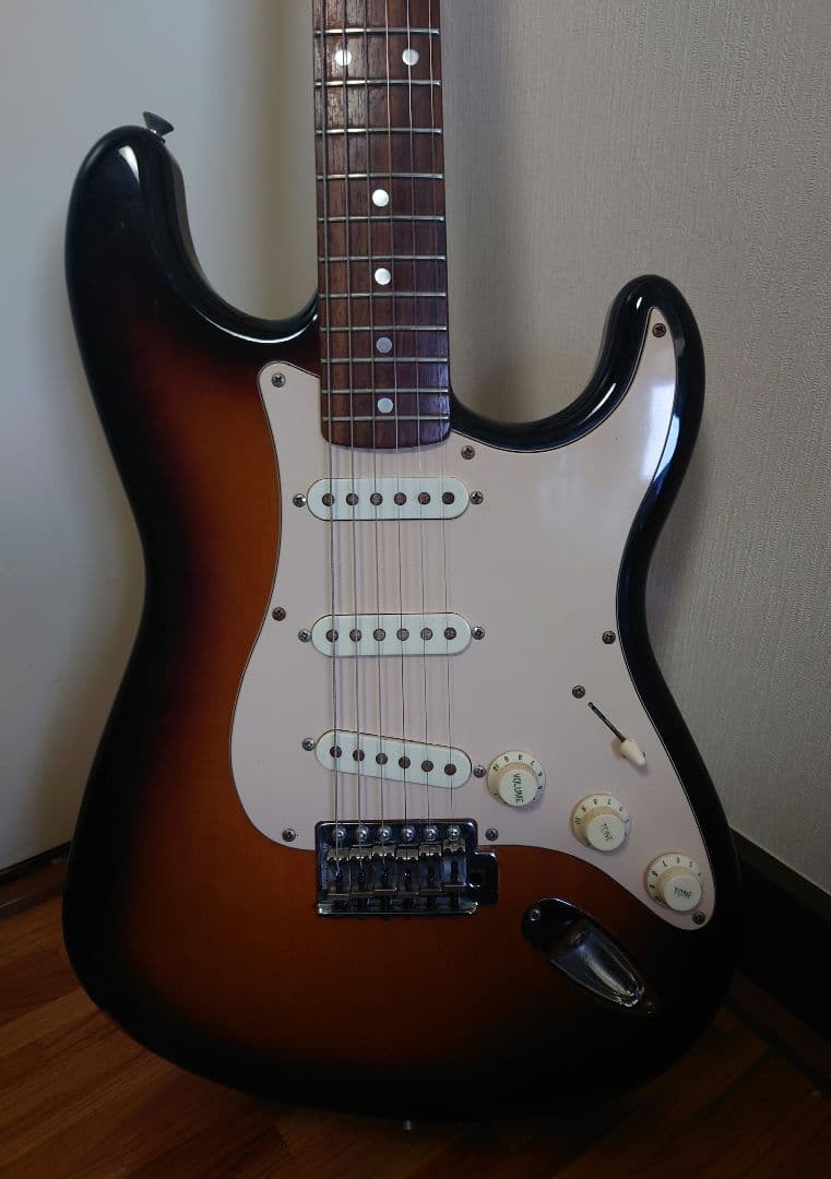 Squier Stratocaster サンバースト Affinity MOD