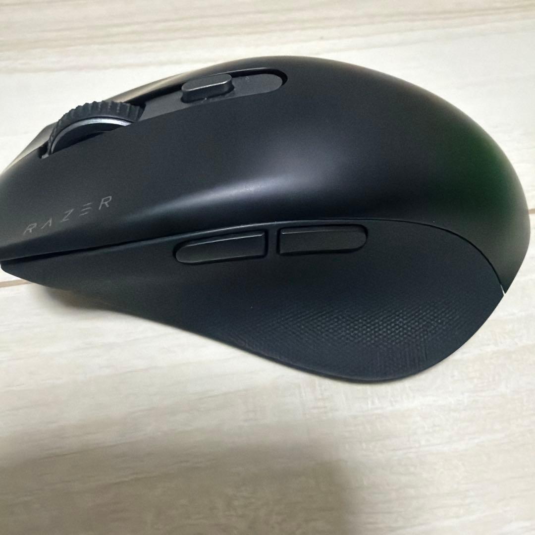 お*ぢ様 美品 即発送 Razer Pro Click V2 ワイヤレスマウス