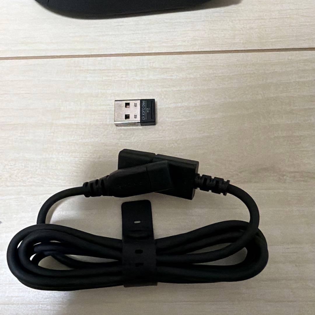 お*ぢ様 美品 即発送 Razer Pro Click V2 ワイヤレスマウス