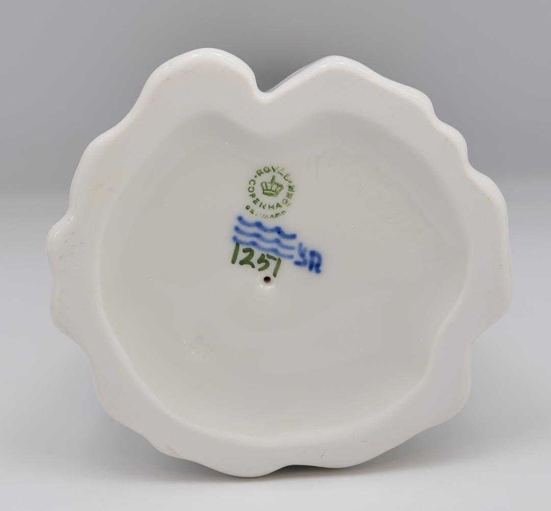 アマー島の少女　＃1251　No.3　★ロイヤルコペンハーゲン　デンマーク　絶版