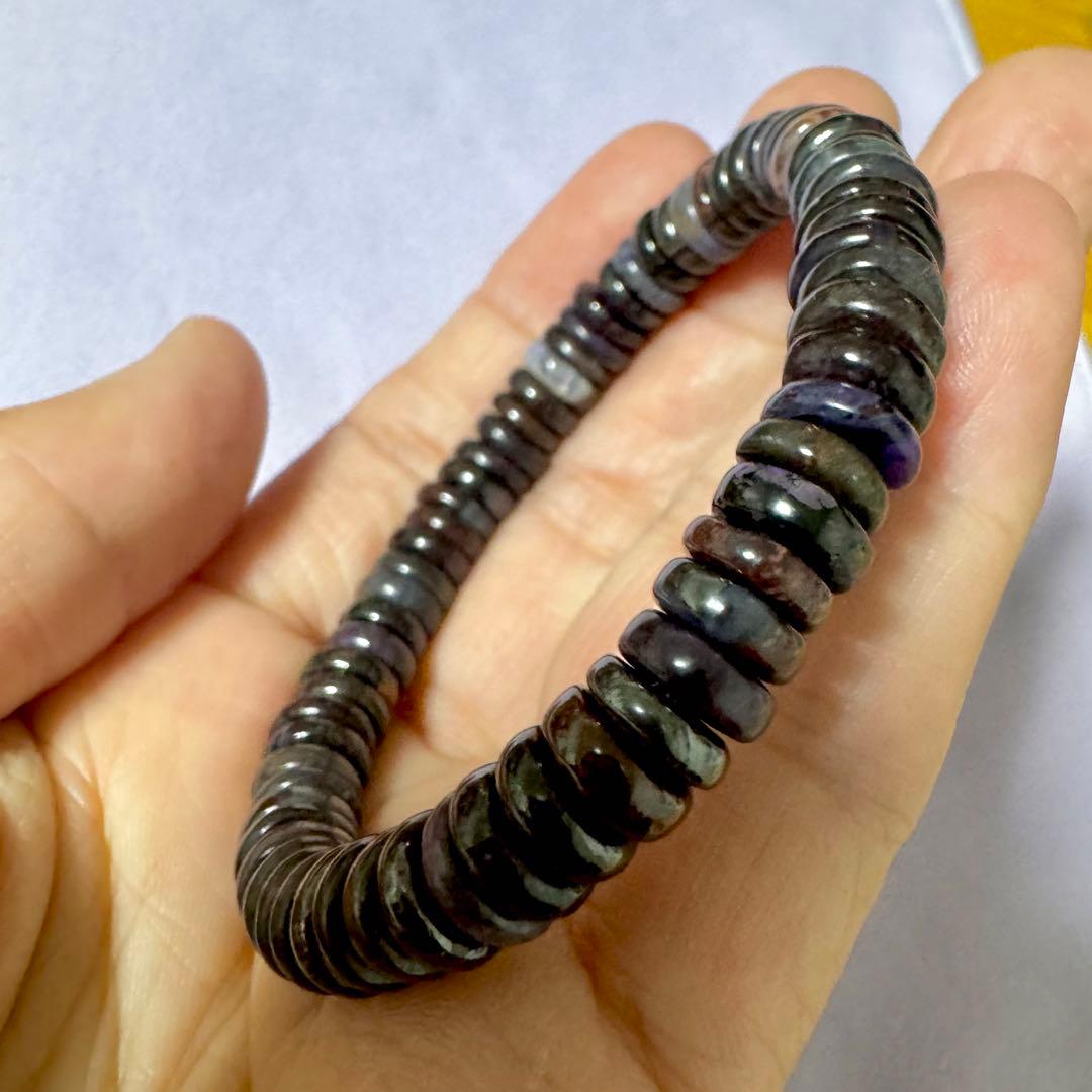 【鑑別済】未使用、希少な本物証明✨高品質スギライトボタンカット、ブレスレット