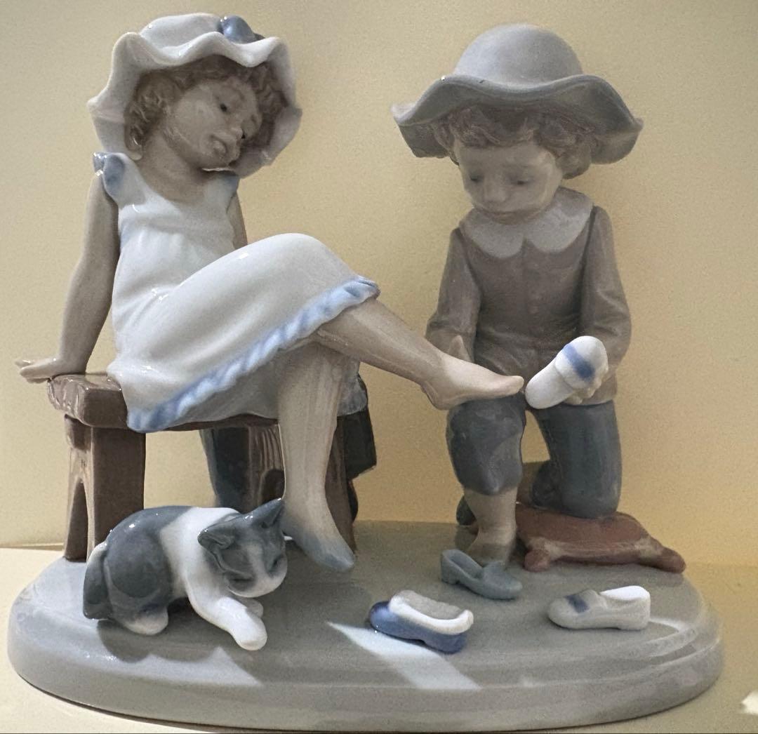 リヤドロ LLADRO 5361 TRY THIS ONE 靴屋の男の子女の子