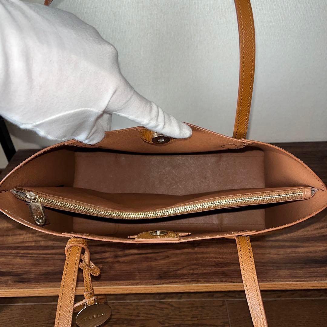 【新品未使用✨】FURLA VITTORIA Lヴィットリア トートバッグ ロゴ