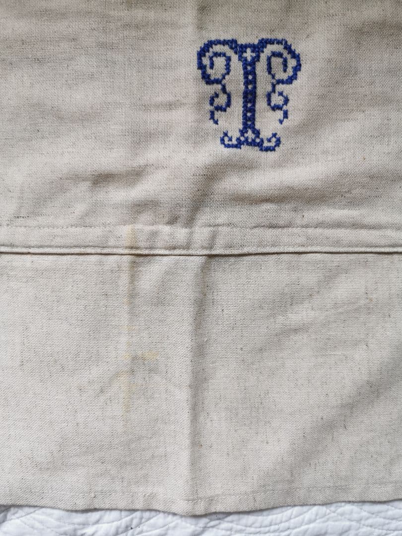 ハンドメイド✃アンティークリネンエプロン ＳＴイニシャル花文字 手刺繍＆レース