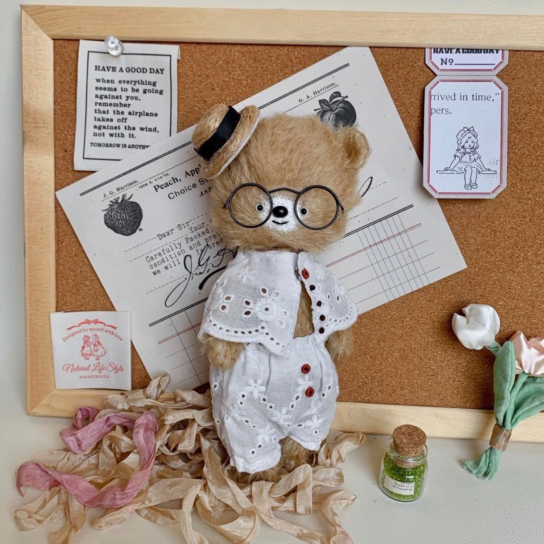 とても賢そうなくまさん テディベア ぬいぐるみ ハンドメイド 海外作家様 熊